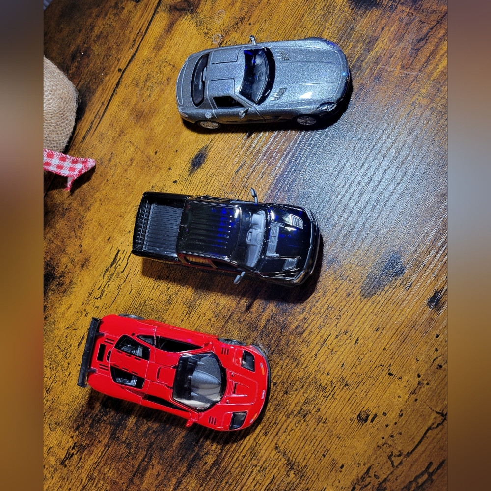 Kinsmart Die-Cast Toy Car Set - Black, Red, and silver - Picture 2 of 13